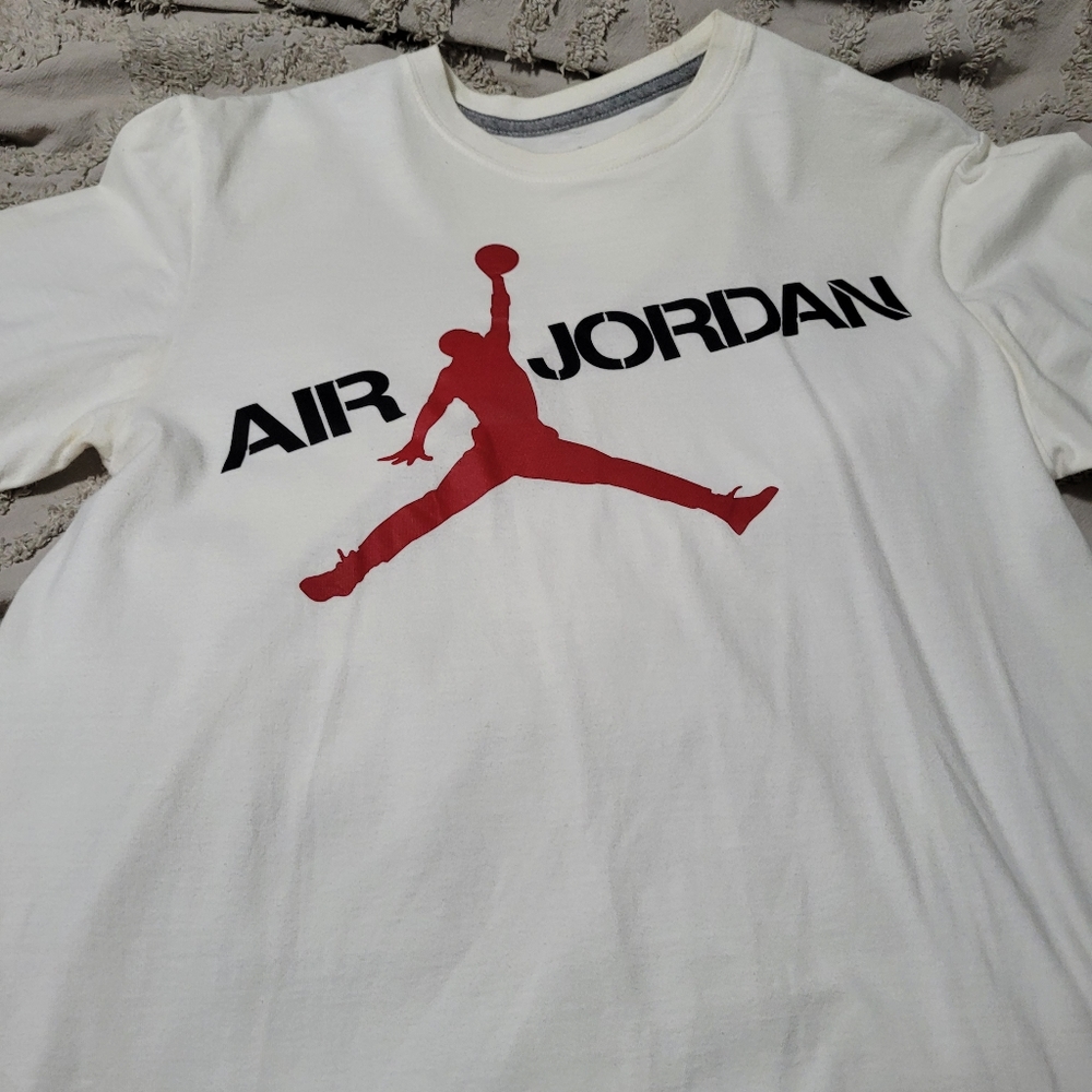Jordan retro 4 fire red tshirt sz M